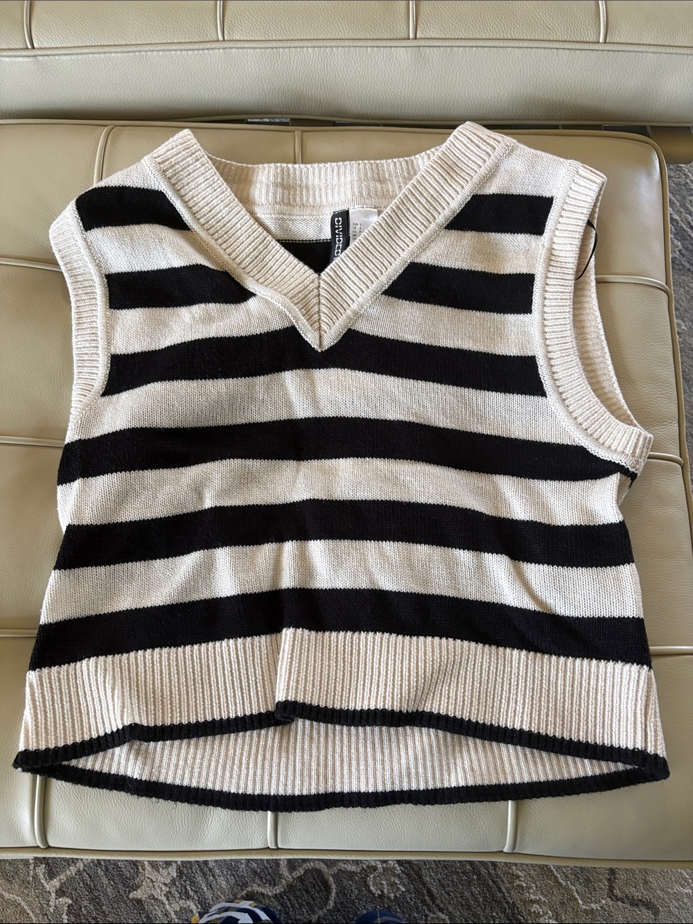 H&M Striped V-Neck Sweater Vest in Black and Cream